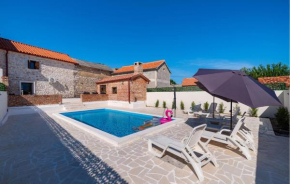 Lovely Home In Podgradina With Wifi